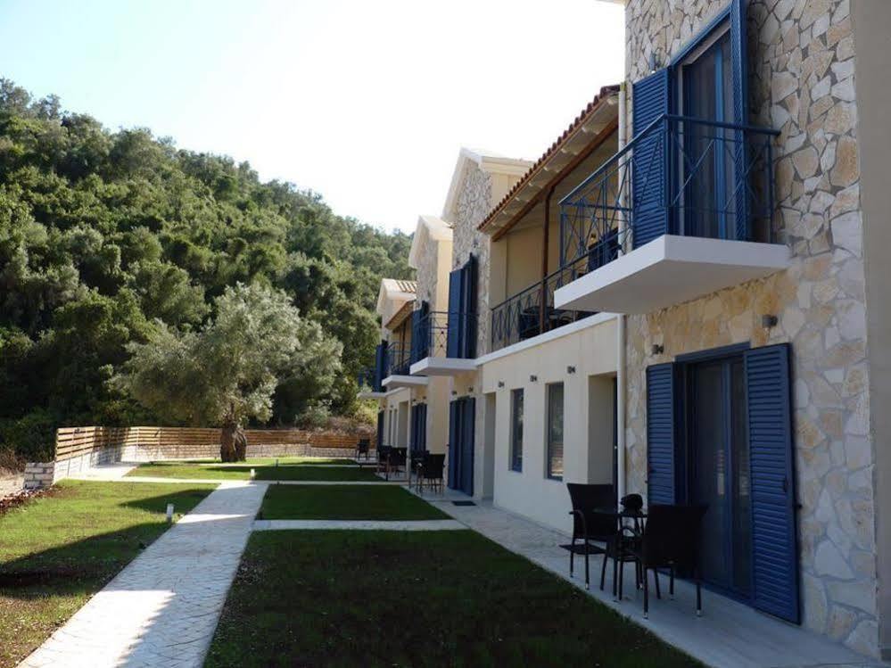 Ilianthos Apartments & Studios Mikros Gialos Exterior foto